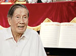 "Như có Bác trong ngày đại thắng" hay "Như có Bác Hồ trong ngày vui đại thắng"?